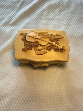 FIGI Gold-tone Musical Jewelry Box with Violin Relief vintage